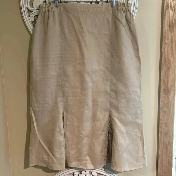 ESSENCE  Embroidered two piece set - Picture 5 of 8